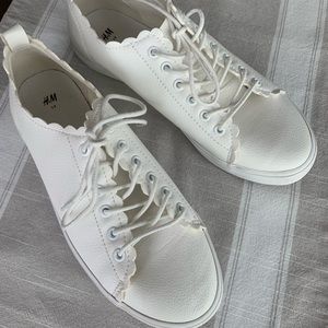 H & M white sneakers with scalloped edge, womens size 7